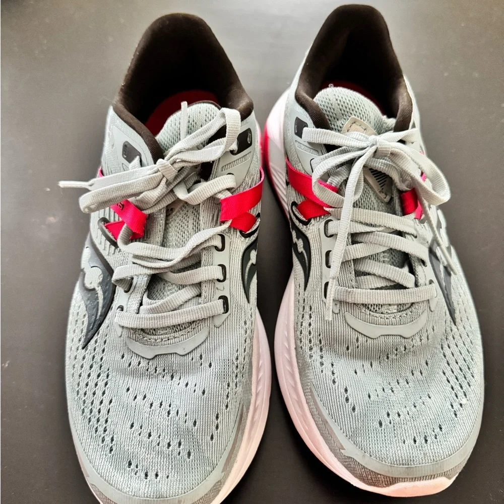 Saucony Women's Athletic Shoes in Gray and Pink - Picture 2 of 6